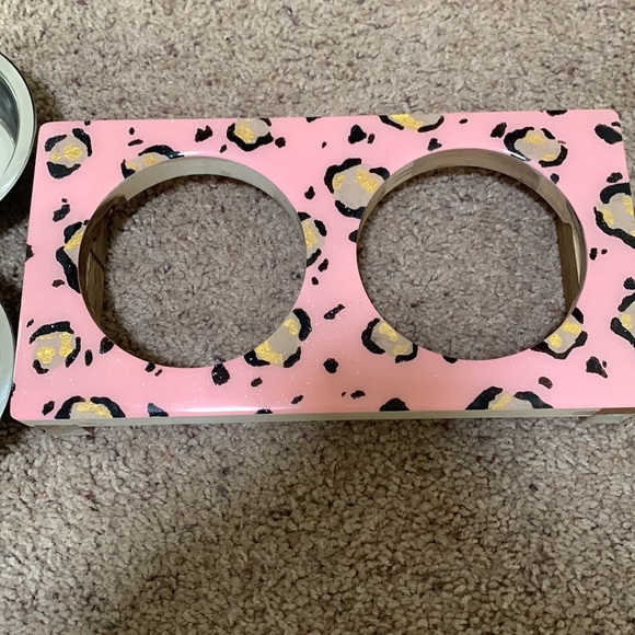 Small Pink Animal Print Wood Pet Feeding Station - Picture 3 of 4